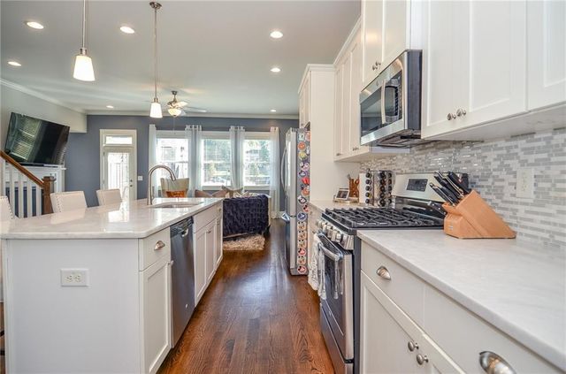 2143 Shale NW Lane, Atlanta, GA 30318