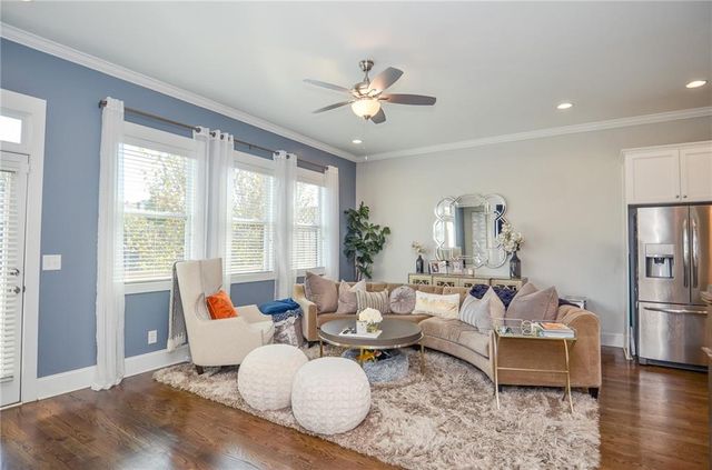 2143 Shale NW Lane, Atlanta, GA 30318