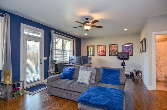 2143 Shale NW Lane, Atlanta, GA 30318