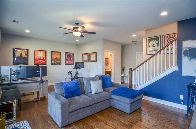 2143 Shale NW Lane, Atlanta, GA 30318