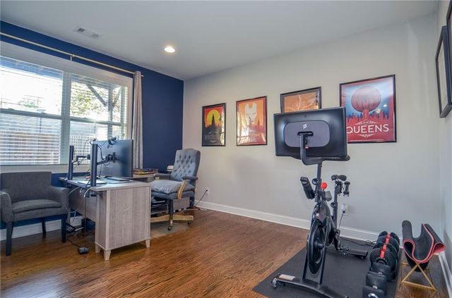 2143 Shale NW Lane, Atlanta, GA 30318