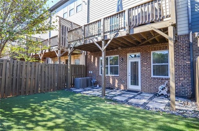 2143 Shale NW Lane, Atlanta, GA 30318