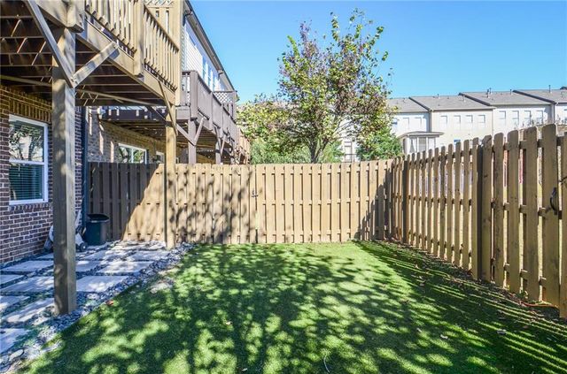 2143 Shale NW Lane, Atlanta, GA 30318