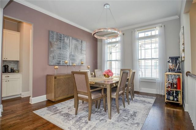 2143 Shale NW Lane, Atlanta, GA 30318