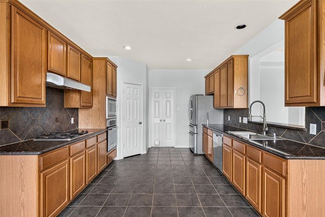 11023 Leigh Woods Drive, Cypress, TX 77433