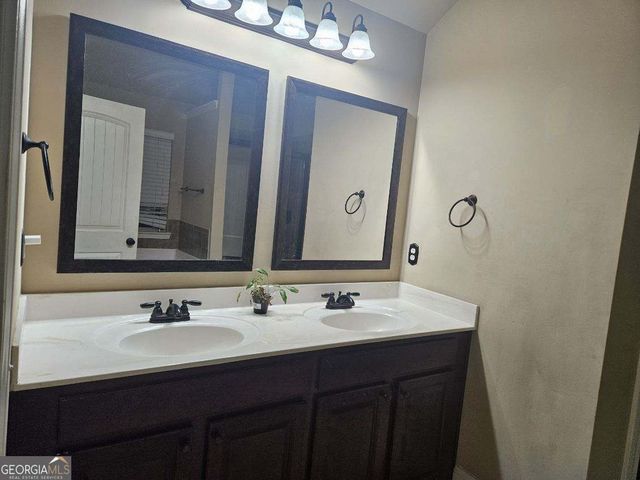 8230 Laurel Drive SW, Covington, GA 30014