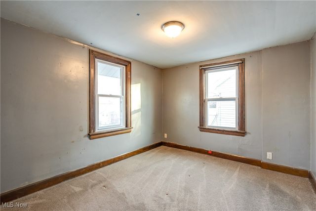 1228 Murray Avenue, Akron, OH 44310