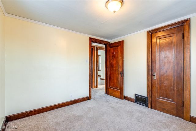 1228 Murray Avenue, Akron, OH 44310