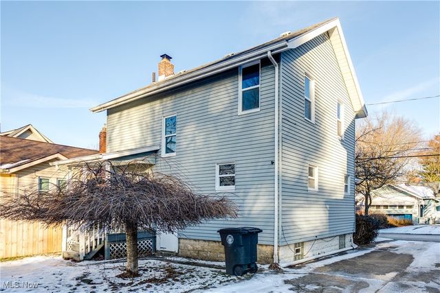 1228 Murray Avenue, Akron, OH 44310