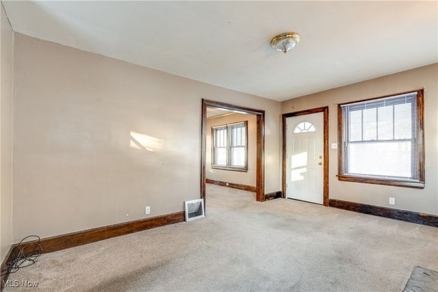 1228 Murray Avenue, Akron, OH 44310