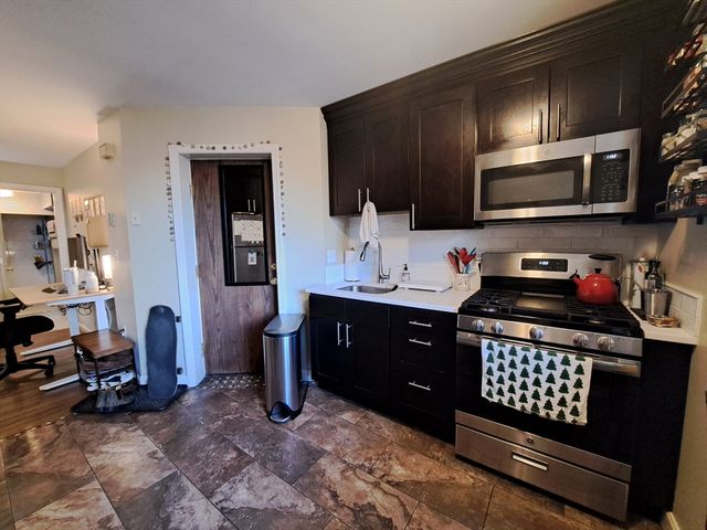 38 Charter 11, Boston, MA 02113