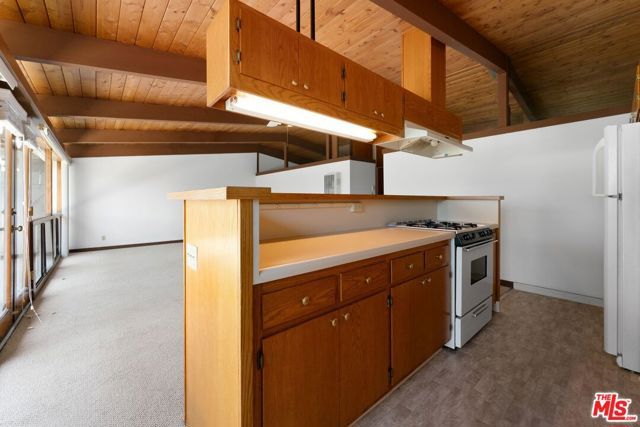 1044 Pacific Street, Santa Monica, CA 90405
