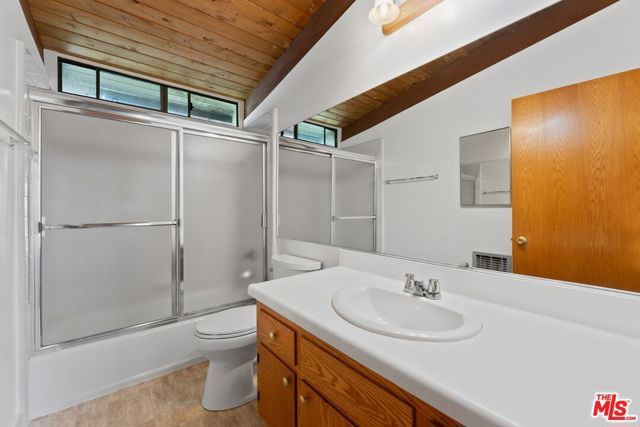 1044 Pacific Street, Santa Monica, CA 90405