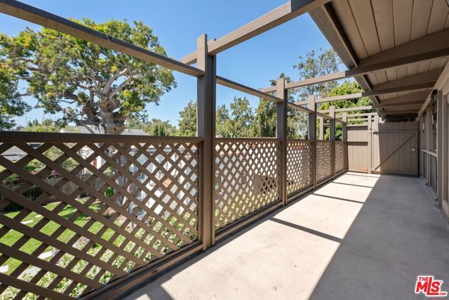 1044 Pacific Street, Santa Monica, CA 90405