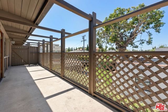 1044 Pacific Street, Santa Monica, CA 90405