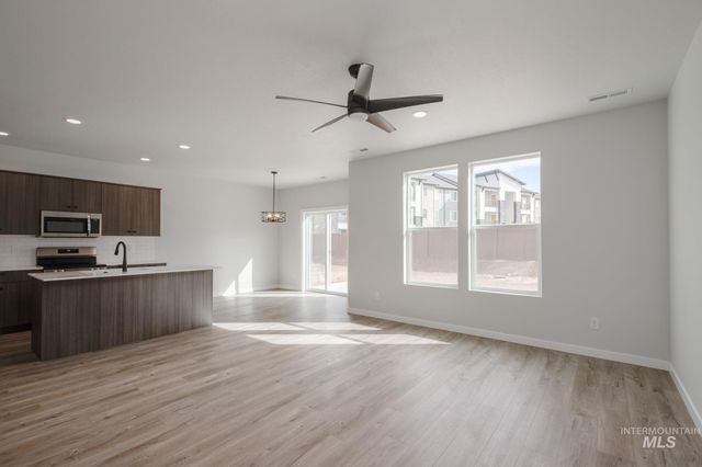 2192 S Border Way, Meridian, ID 83642