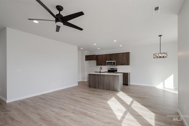 2192 S Border Way, Meridian, ID 83642