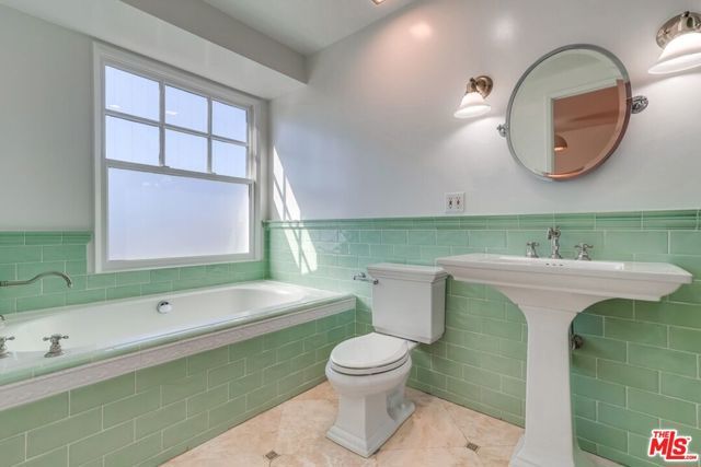 13203 Dewey Street, Los Angeles, CA 90066