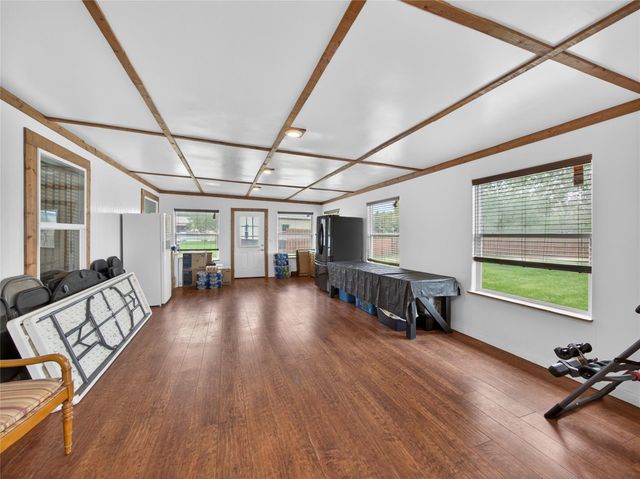 279 Highline DR, Bastrop, TX 78602