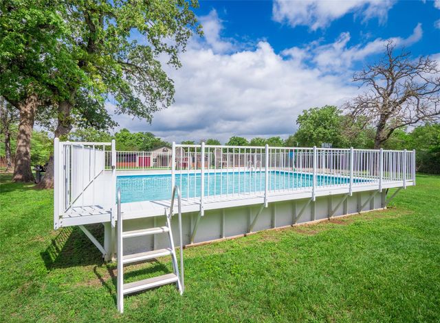 279 Highline DR, Bastrop, TX 78602