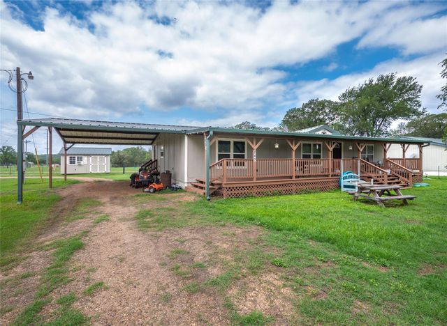 279 Highline DR, Bastrop, TX 78602