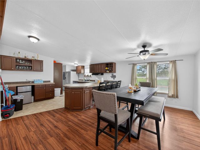 279 Highline DR, Bastrop, TX 78602