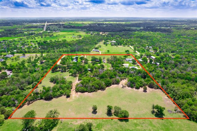 279 Highline DR, Bastrop, TX 78602
