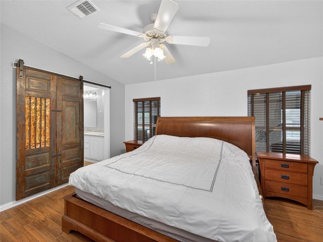 279 Highline DR, Bastrop, TX 78602