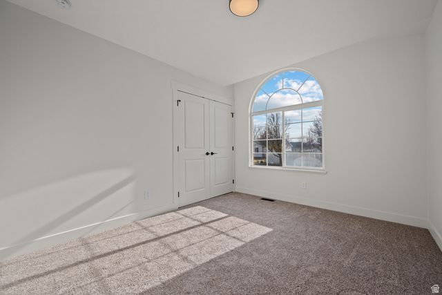 4976 W WOOD SPRING DR, West Jordan, UT 84081