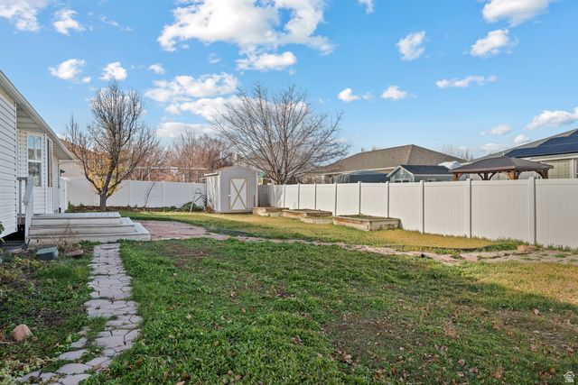 4976 W WOOD SPRING DR, West Jordan, UT 84081