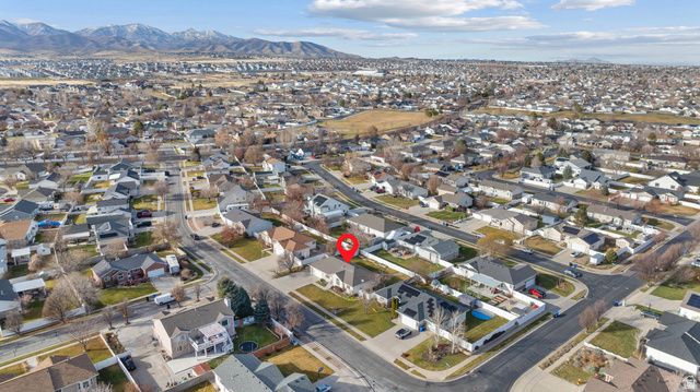 4976 W WOOD SPRING DR, West Jordan, UT 84081