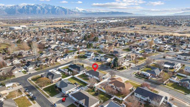 4976 W WOOD SPRING DR, West Jordan, UT 84081