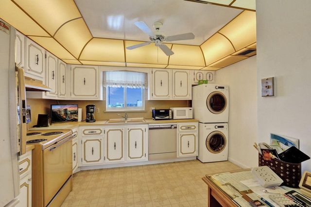 301 Lake Shore Drive 809, Lake Park, FL 33403