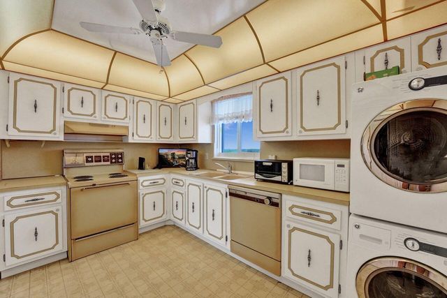 301 Lake Shore Drive 809, Lake Park, FL 33403