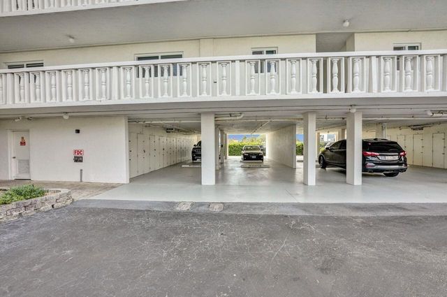 301 Lake Shore Drive 809, Lake Park, FL 33403
