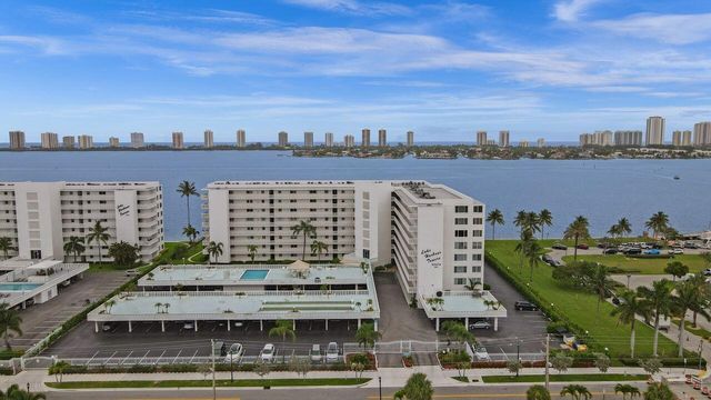 301 Lake Shore Drive 809, Lake Park, FL 33403