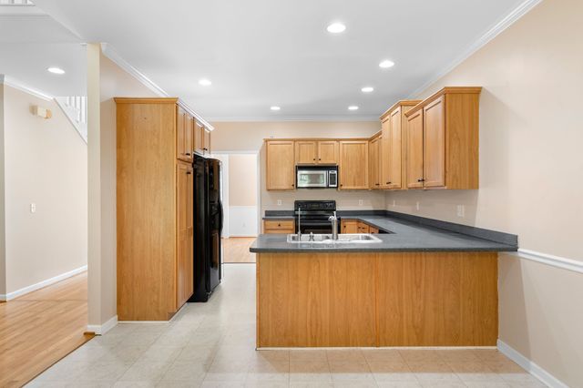 1034 Ridglea Dr, Burns, TN 37029