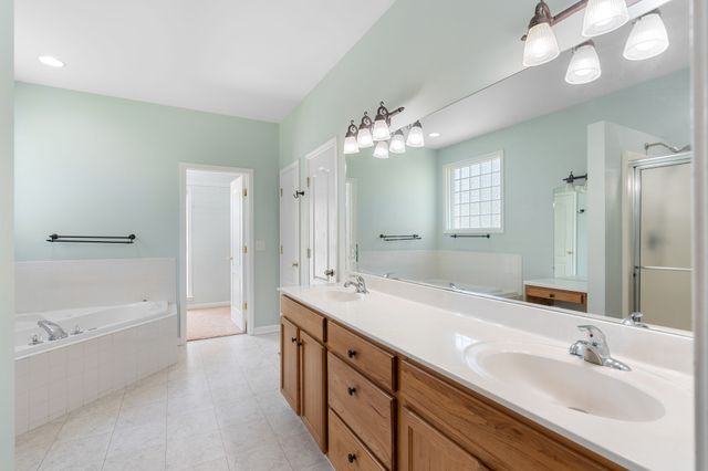 1034 Ridglea Dr, Burns, TN 37029