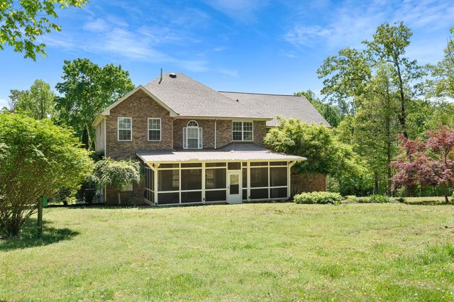 1034 Ridglea Dr, Burns, TN 37029