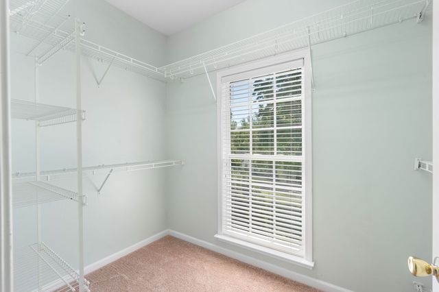 1034 Ridglea Dr, Burns, TN 37029
