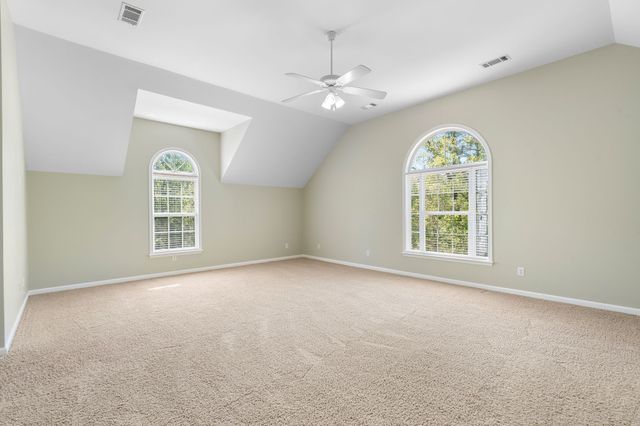 1034 Ridglea Dr, Burns, TN 37029