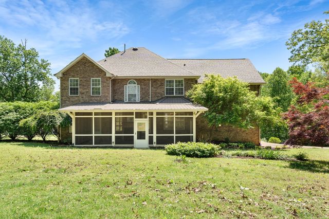 1034 Ridglea Dr, Burns, TN 37029