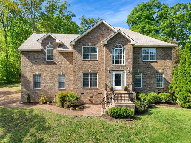 1034 Ridglea Dr, Burns, TN 37029
