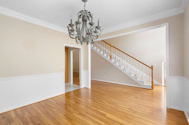 1034 Ridglea Dr, Burns, TN 37029