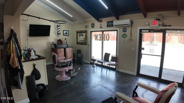 1001 North Roan Street, Johnson City, TN 37601