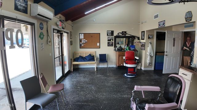 1001 North Roan Street, Johnson City, TN 37601