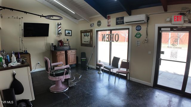 1001 North Roan Street, Johnson City, TN 37601