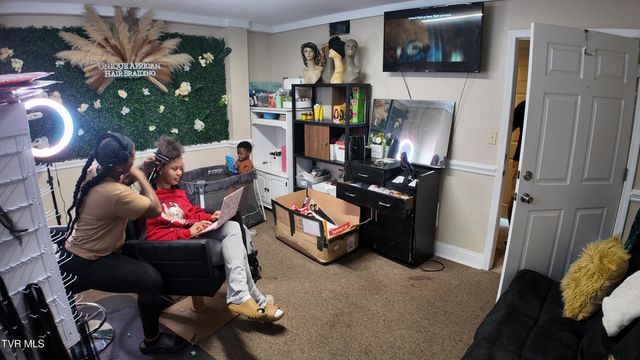 1001 North Roan Street, Johnson City, TN 37601