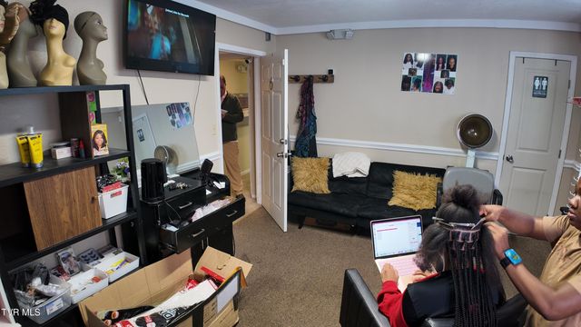 1001 North Roan Street, Johnson City, TN 37601