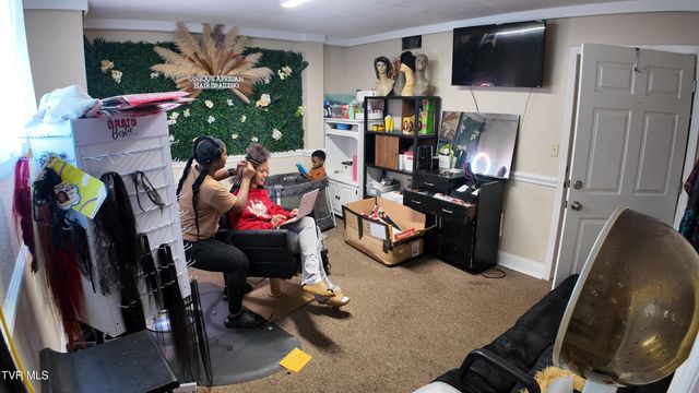 1001 North Roan Street, Johnson City, TN 37601